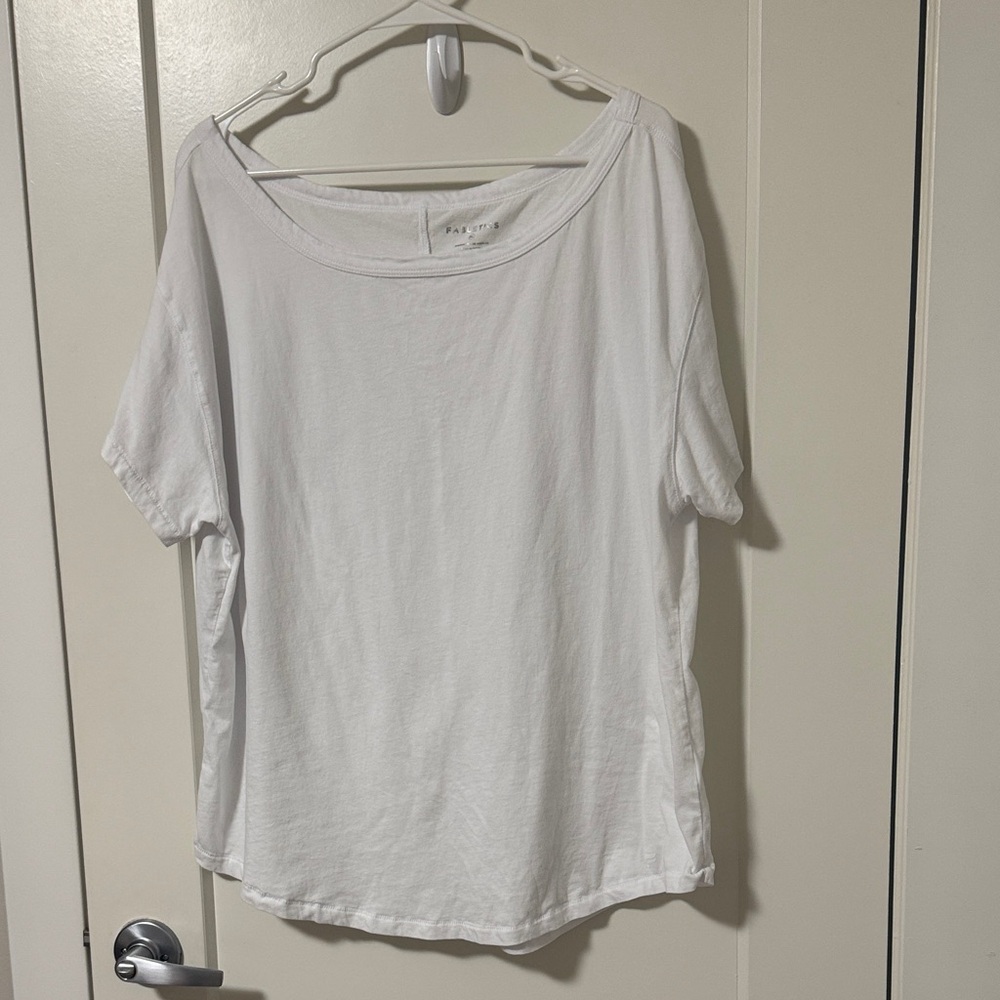 Fabletics White Short Sleeve Tee